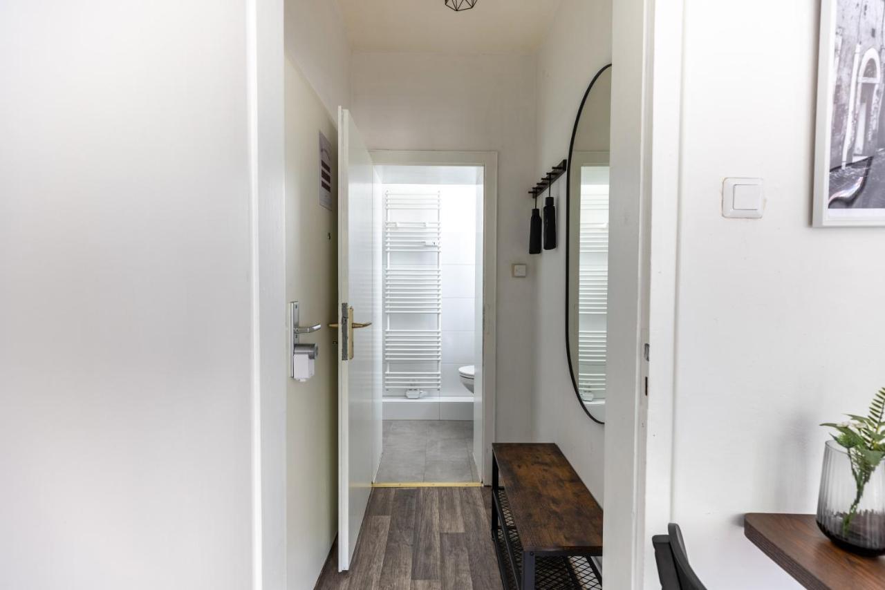 Apartment Perfekt Fuer 2! Wifi/ Netflix Duisburg